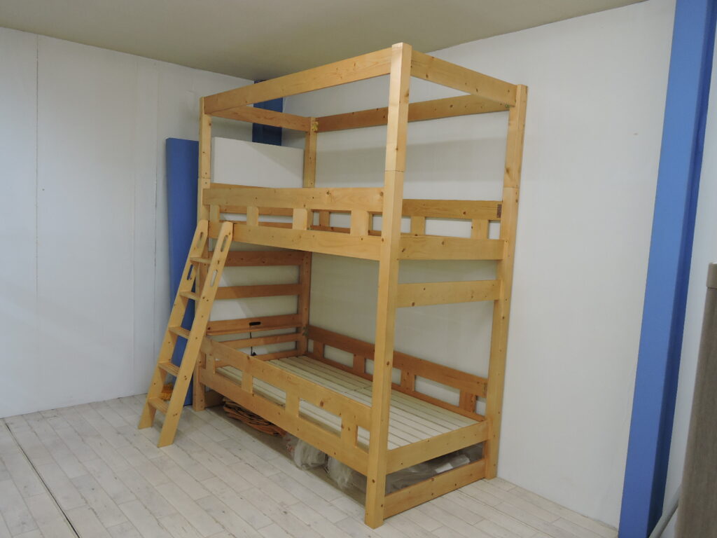 KAGUWORLD 二段ベッド 9色から選べるカラー 2段ベッド カラフル 社員寮 学生寮 ゲストハウス 子供用 大人用 木製 